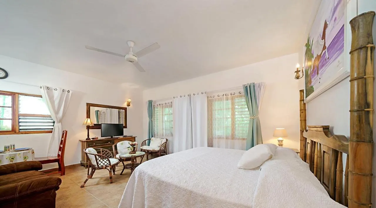 *** Hotel Beach House Condos, Negril Jamaica