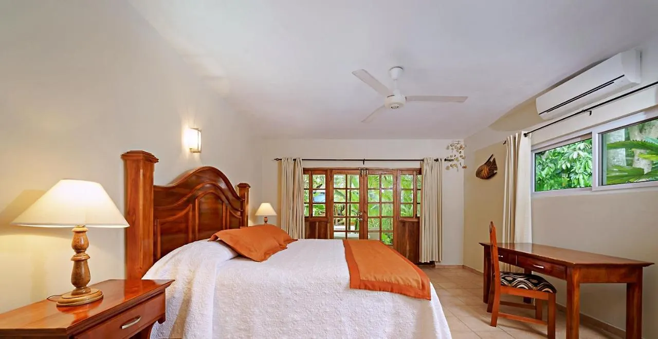Beach House Condos, Negril